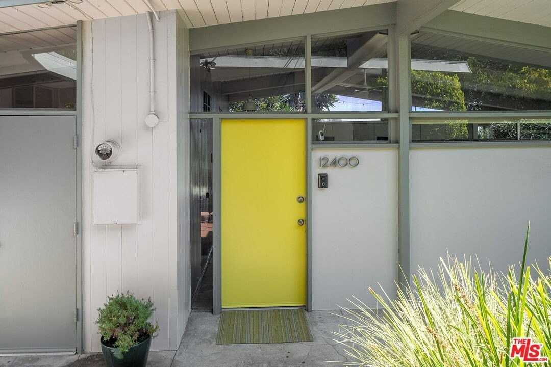 12400 Deerbrook Lane - Photo 3 of 34