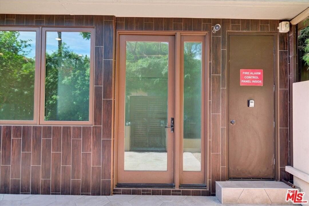 1249 N Formosa Ave - Photo 5 of 44