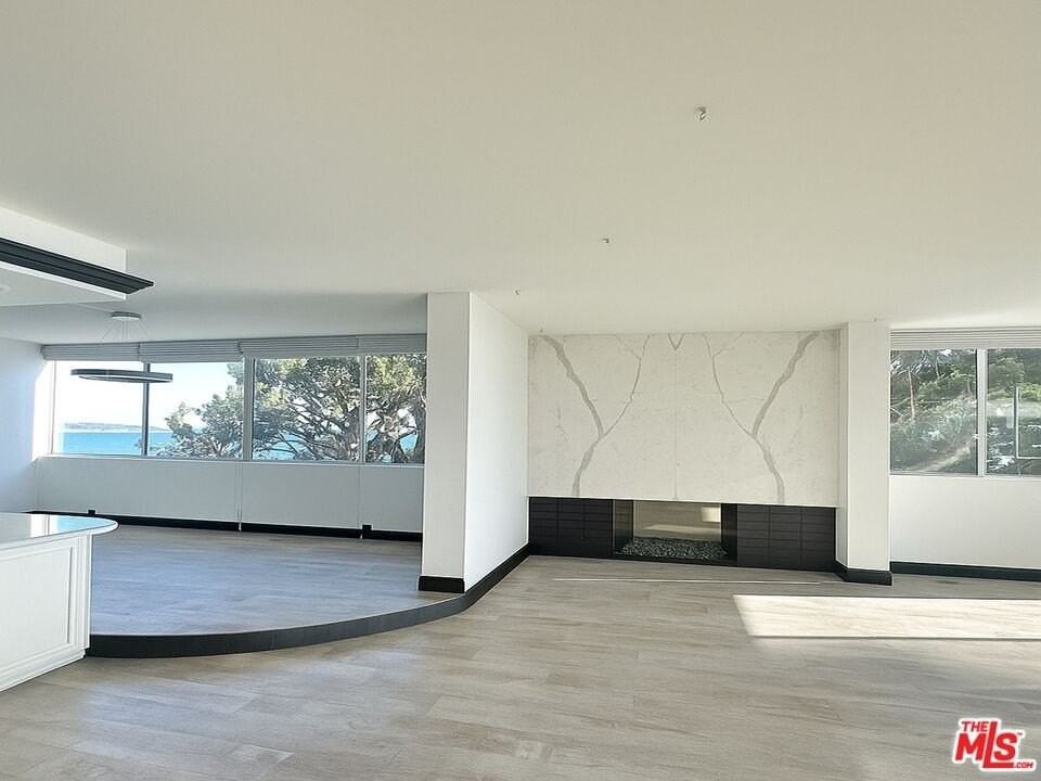 17366 West Sunset Boulevard #105 - Photo 4 of 23