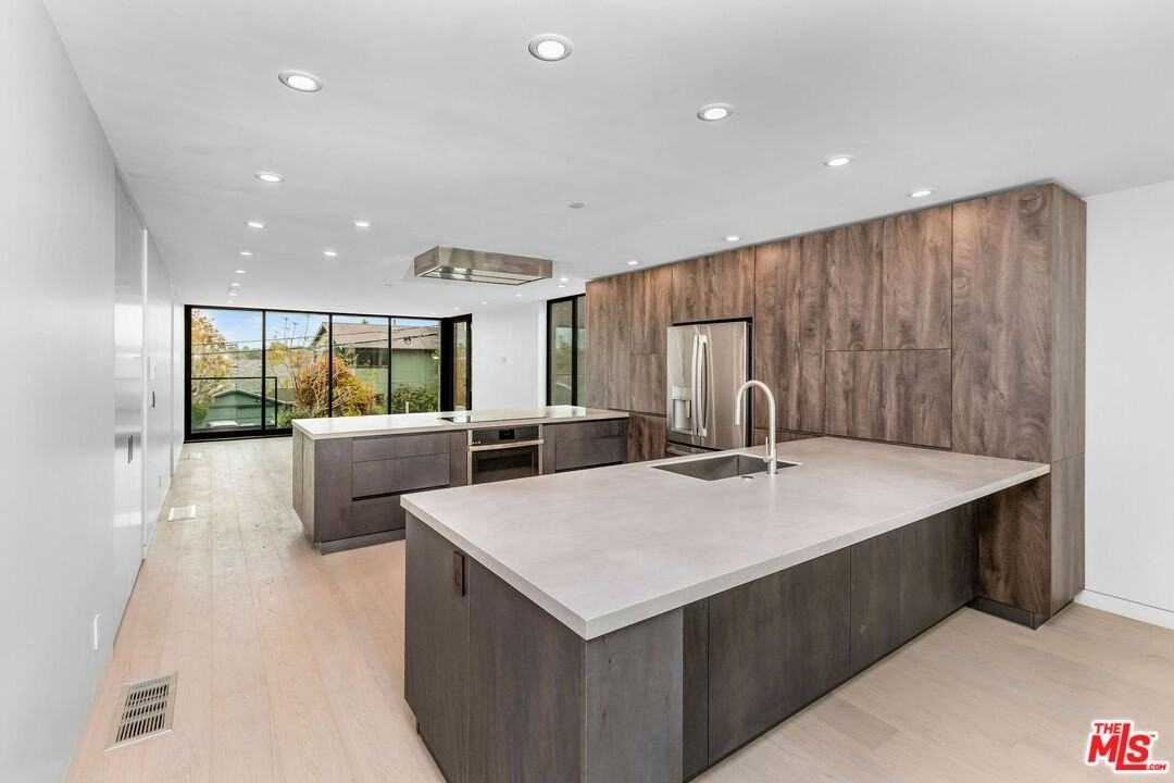 2714 Highland Avenue #B - Photo 4 of 14