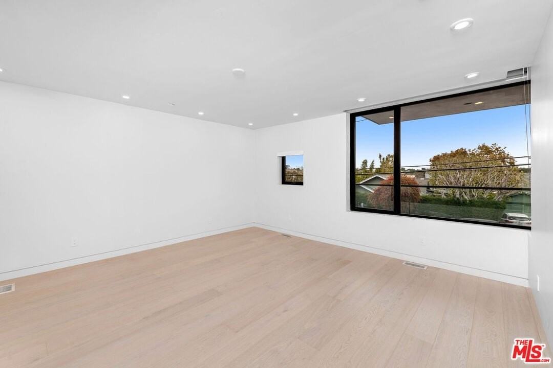 2714 Highland Avenue #B - Photo 7 of 14