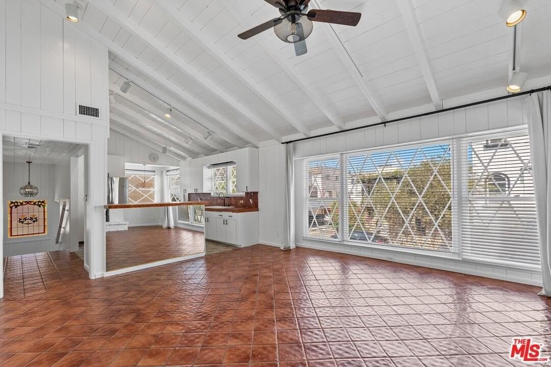 112 Fleet Street - Photo 6 of 37