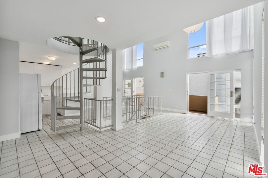 114 Fleet Street - Photo 3 of 26