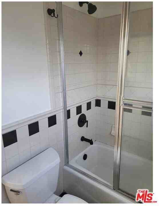 435 South Palm Drive #5 - Photo 7 of 13