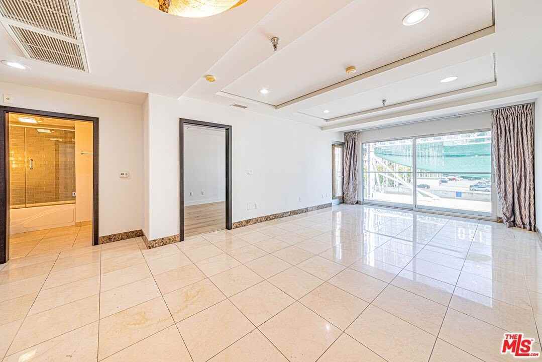 702 South Serrano Avenue #504 - Photo 2 of 25