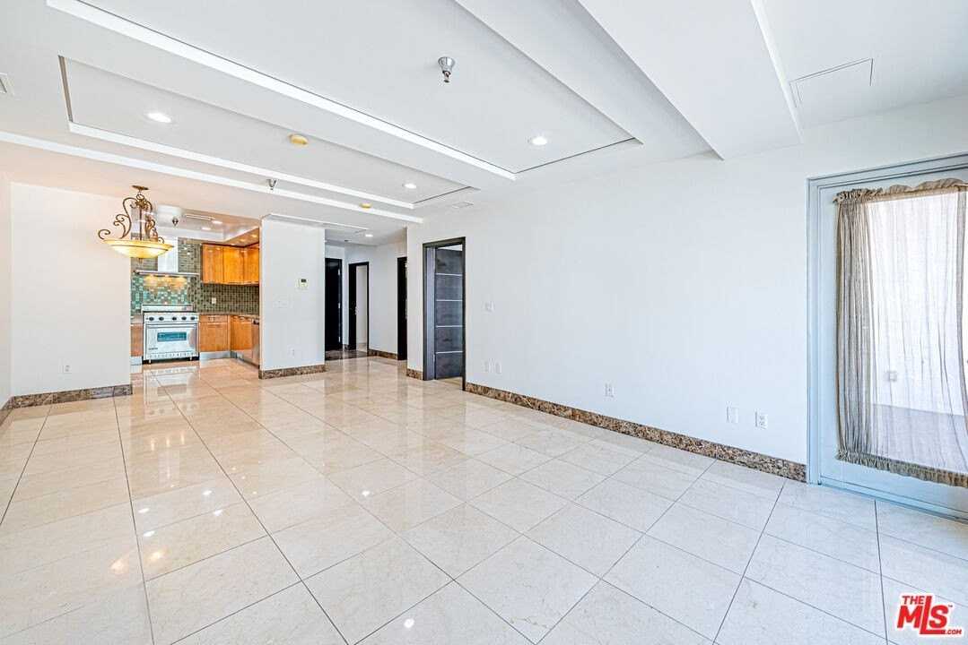 702 South Serrano Avenue #504 - Photo 3 of 25