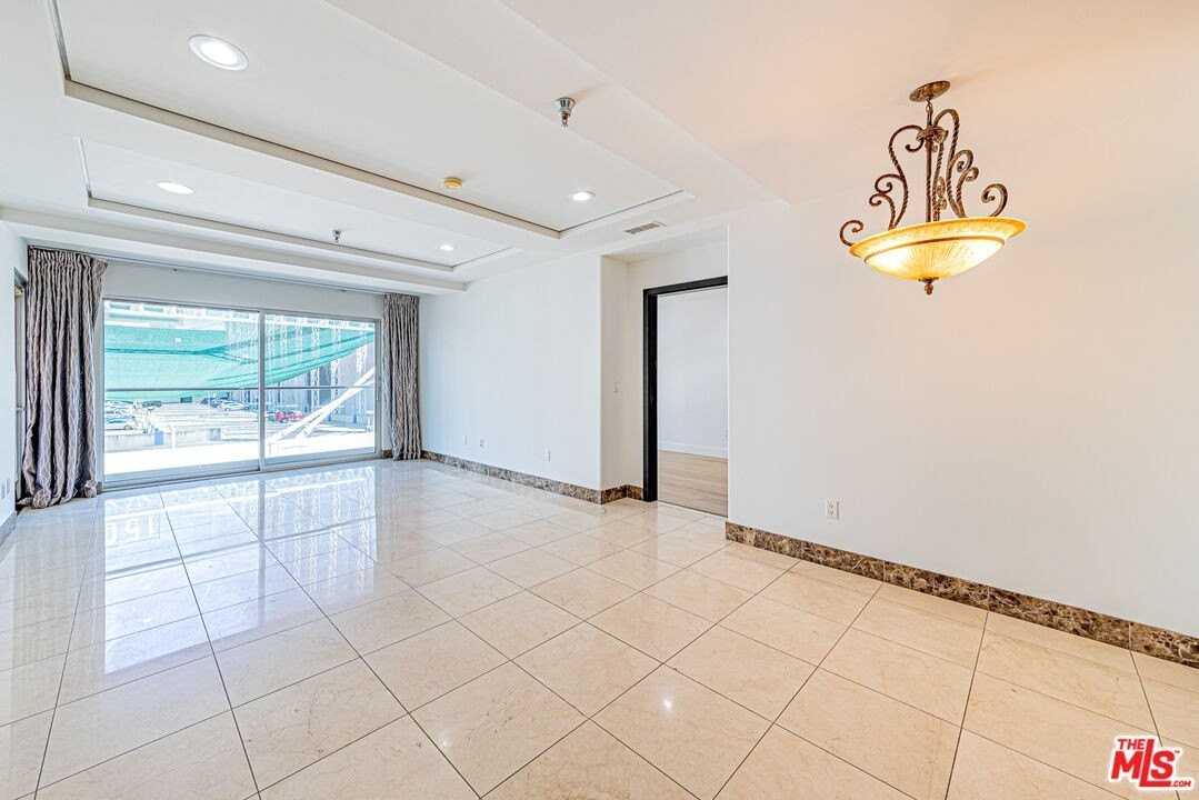 702 South Serrano Avenue #504 - Photo 6 of 25