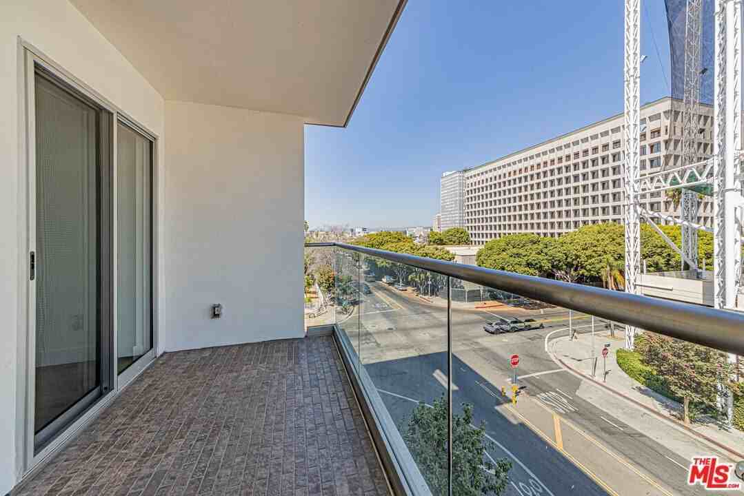 702 South Serrano Avenue #504 - Photo 7 of 25