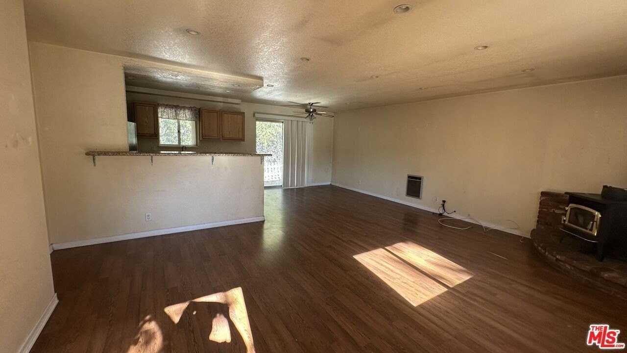 2100 Zermatt Dr - Photo 4 of 12