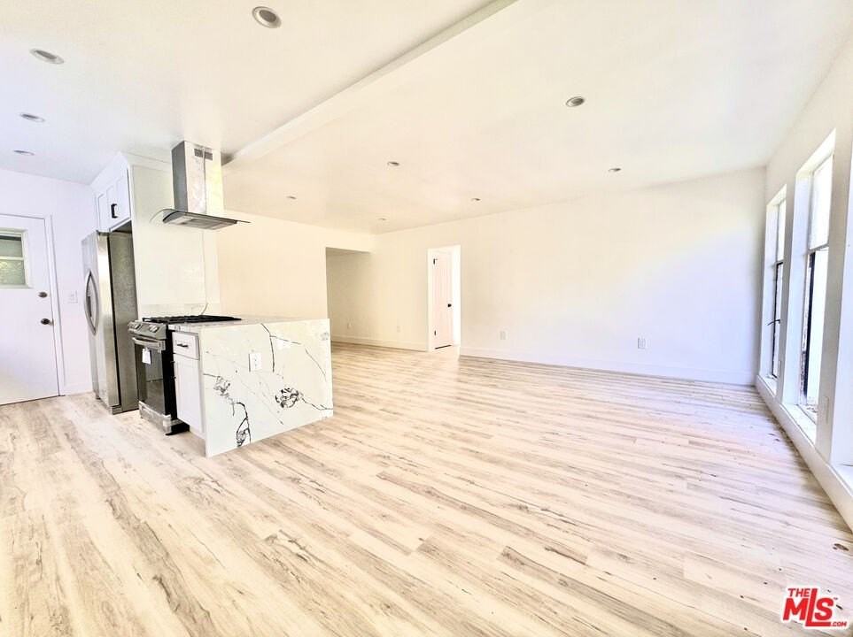 121 South Crescent Drive #D - Photo 2 of 10