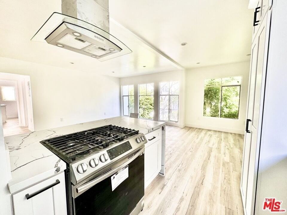 121 South Crescent Drive #D - Photo 6 of 10