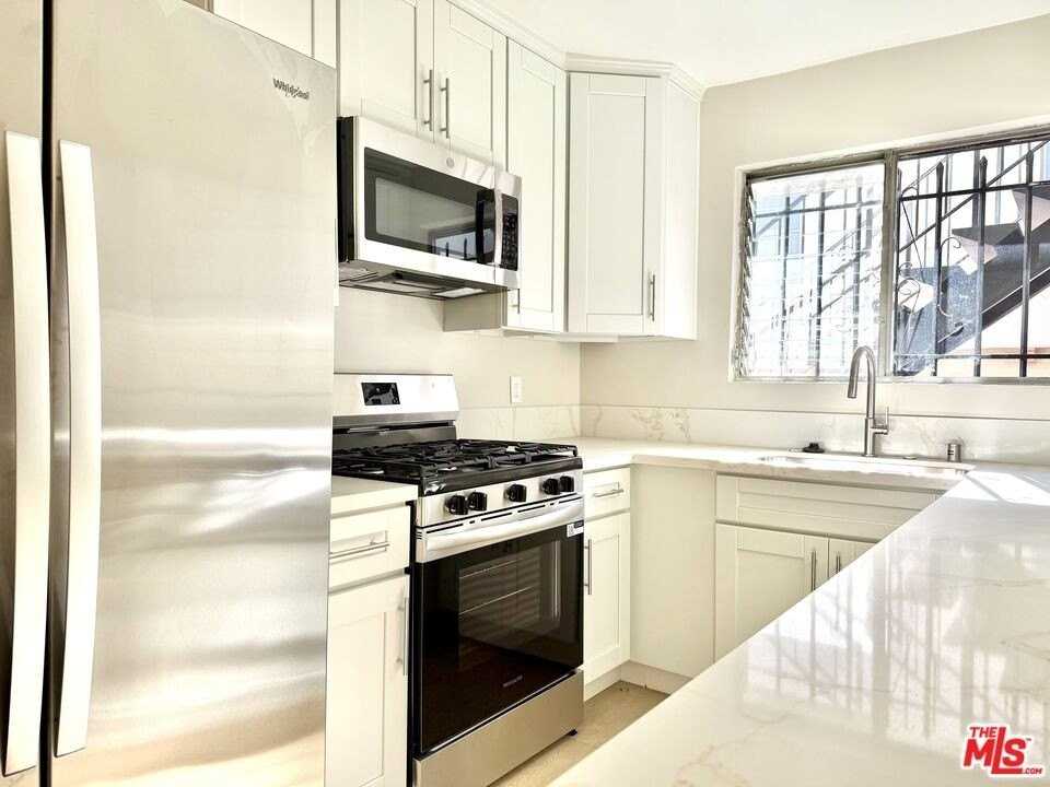 925 South Holt Avenue #2 - Photo 2 of 10