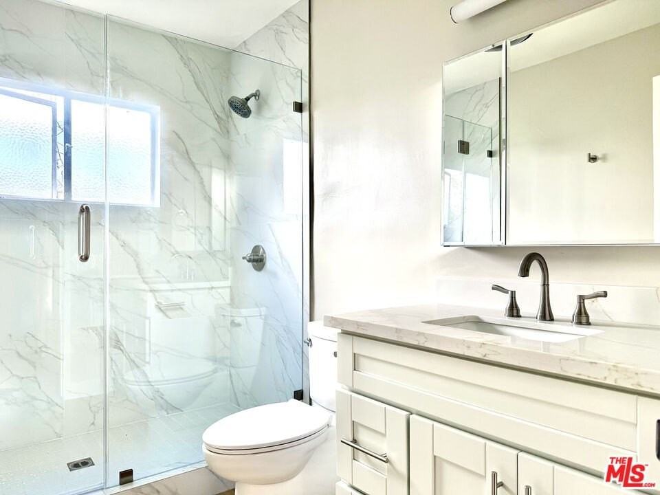 925 South Holt Avenue #2 - Photo 7 of 10