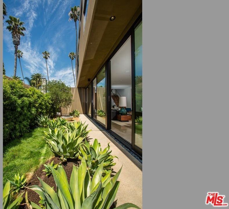 848 Milwood Avenue - Photo 7 of 47