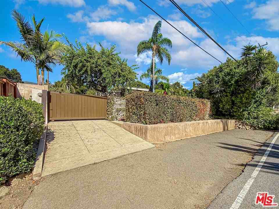 2123 Sycamore Canyon Road - Photo 2 of 36