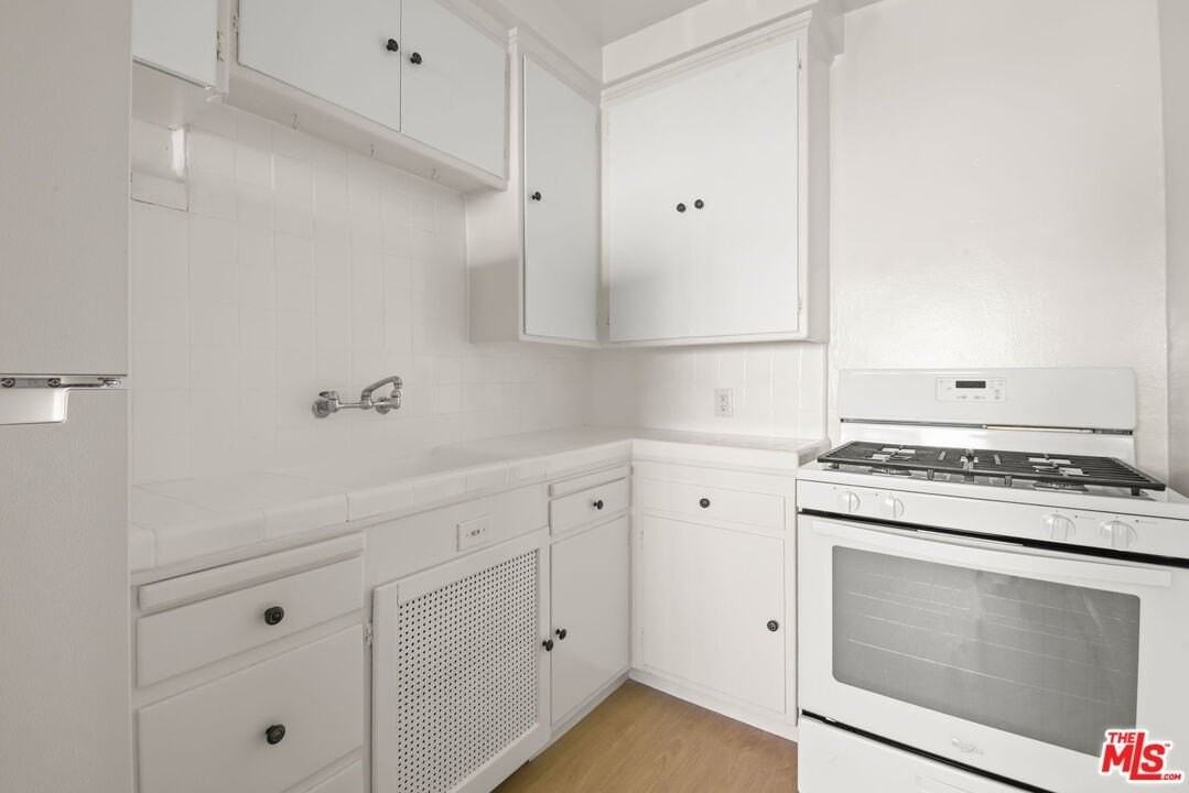 186 North Clark Drive - Photo 5 of 13