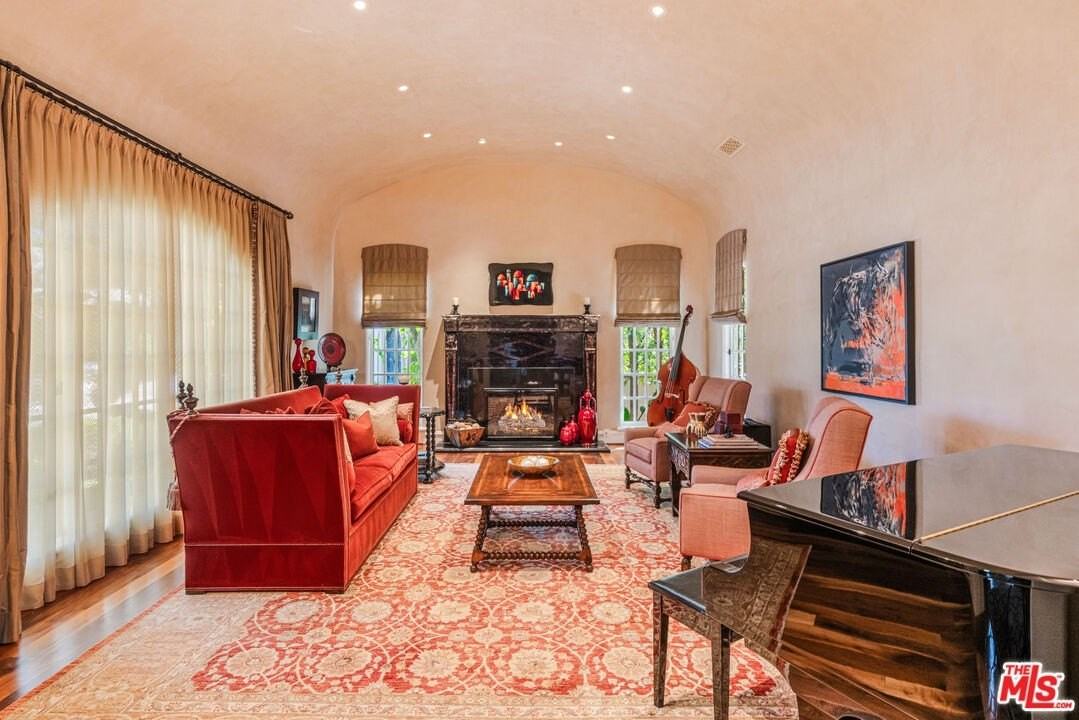 12140 Summit Circle - Photo 3 of 28