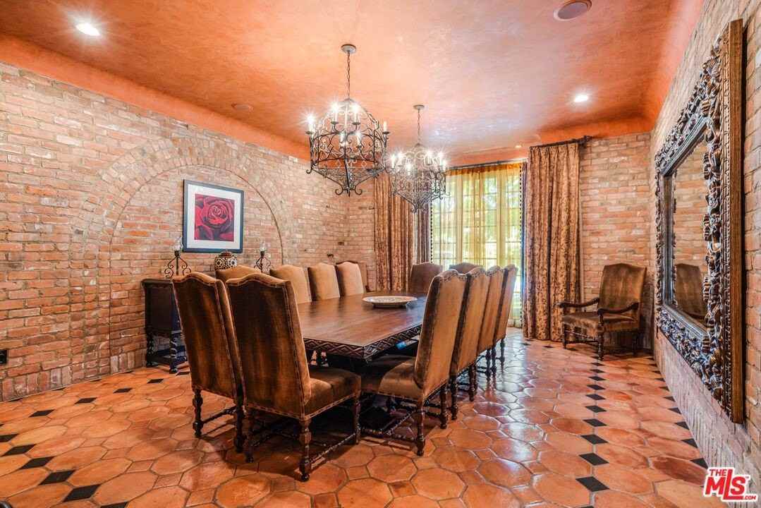 12140 Summit Circle - Photo 6 of 28