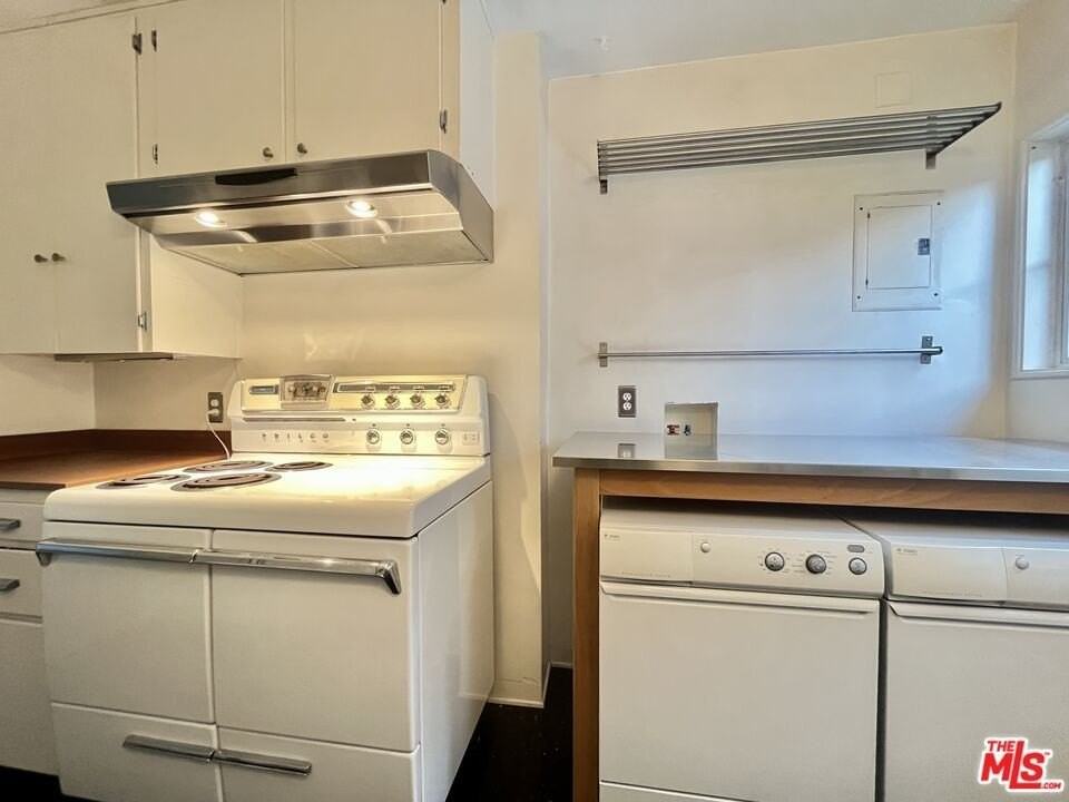 5205 Village Grn - Photo 5 of 14