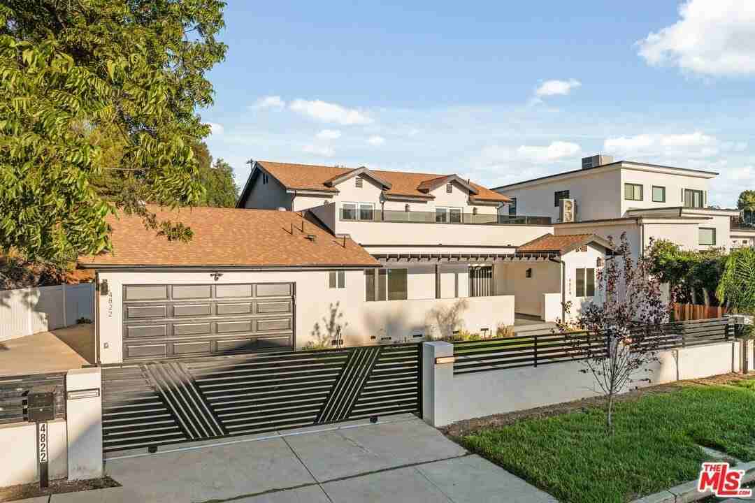 4824 Saloma Ave - Photo 3 of 44