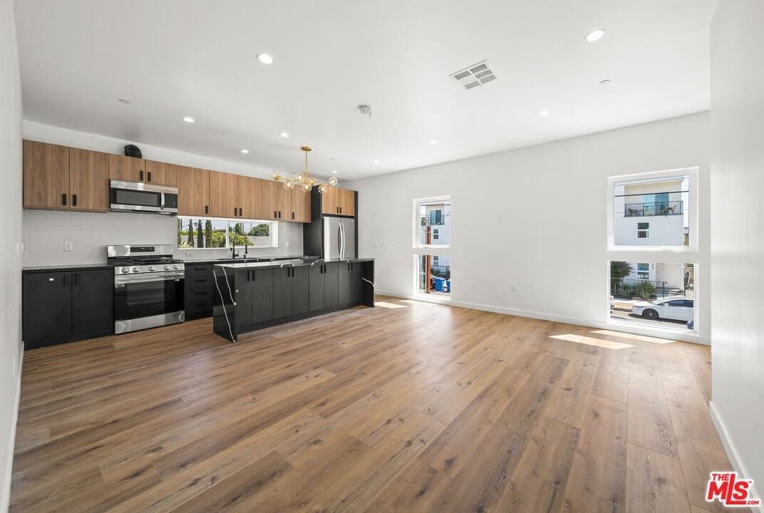 6049 Craner Ave Unit 2 #2 - Photo 2 of 37