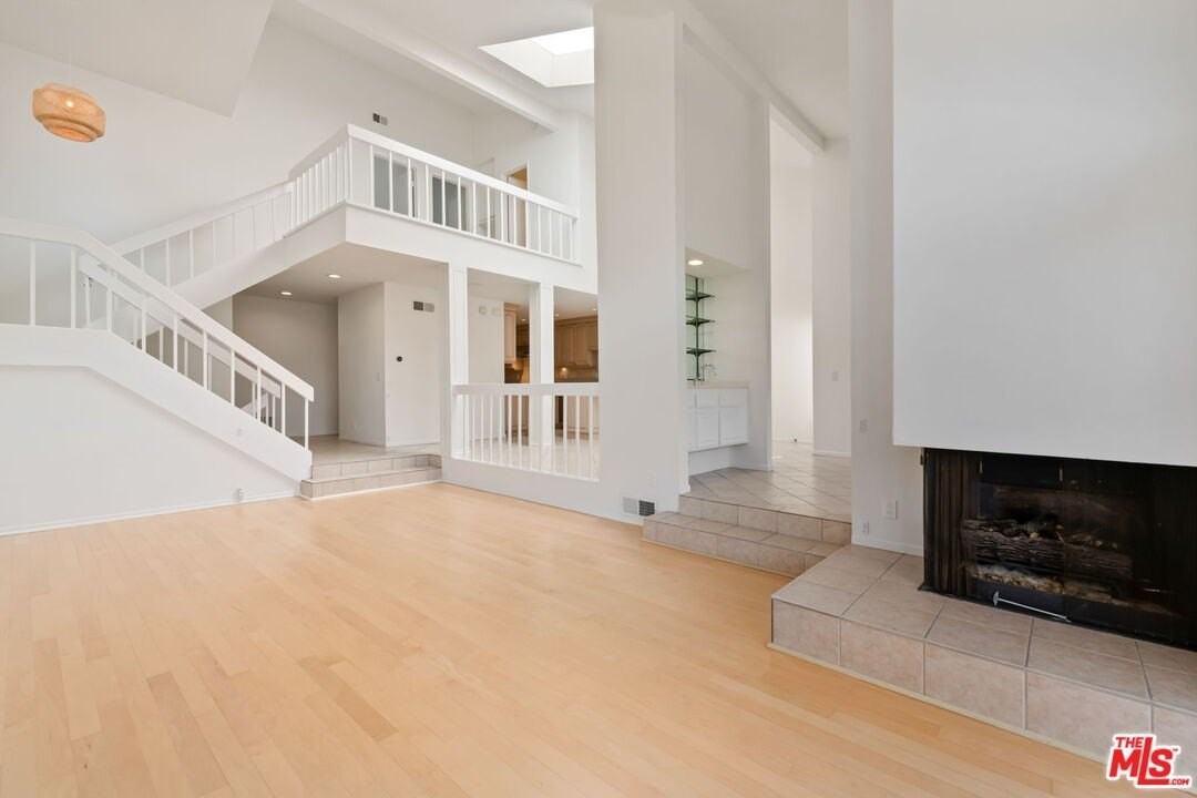 1631 Michael Ln - Photo 3 of 38