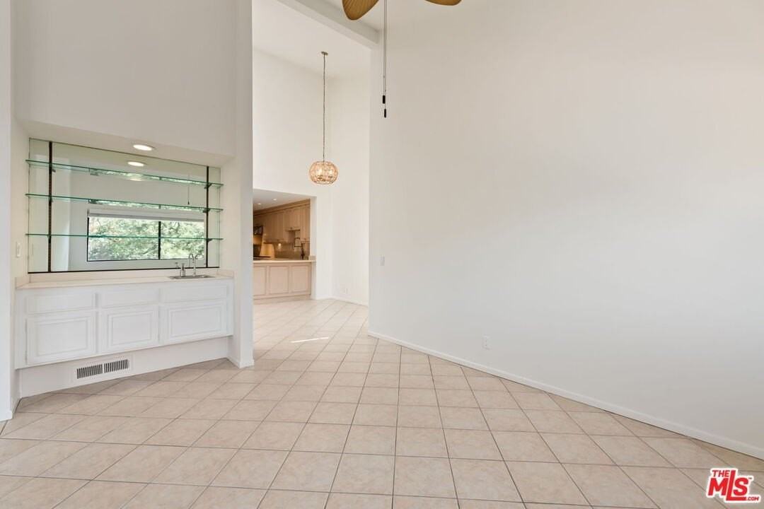 1631 Michael Ln - Photo 6 of 38