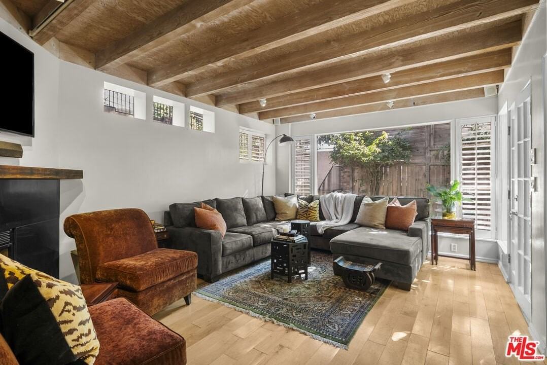 2377 North Beverly Glen Boulevard - Photo 5 of 24