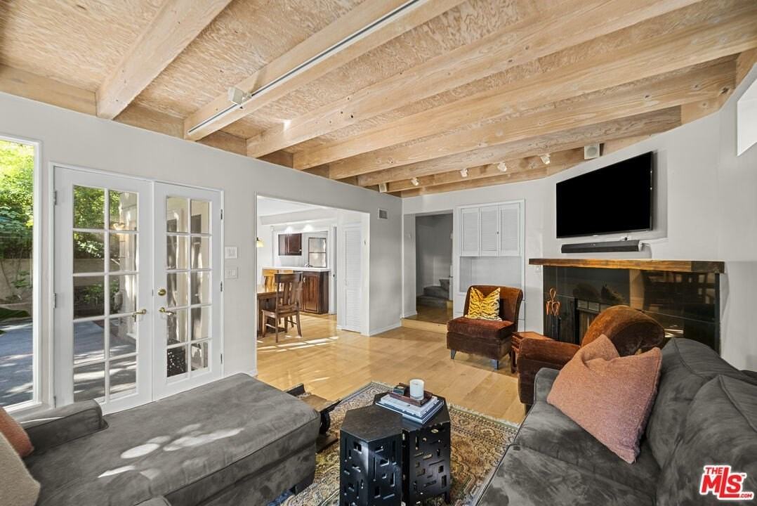 2377 North Beverly Glen Boulevard - Photo 6 of 24