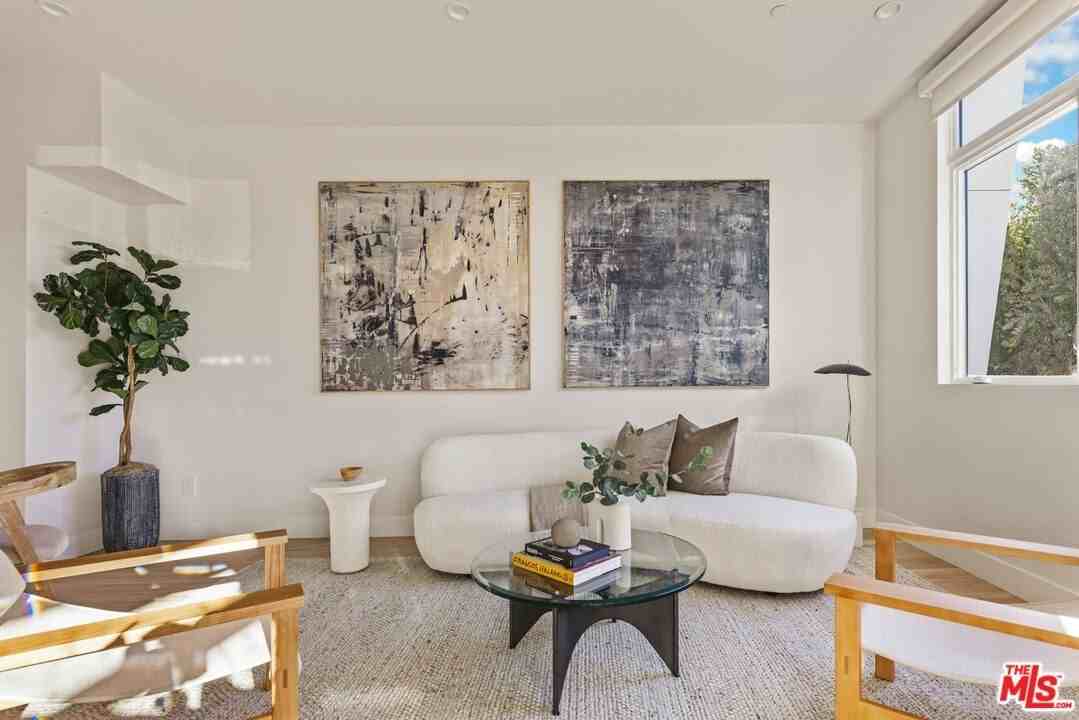 3230 South Barrington Avenue - Photo 2 of 18