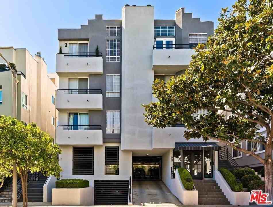 1169 Wellesley Ave Apt 101 #101 - Photo 2 of 26