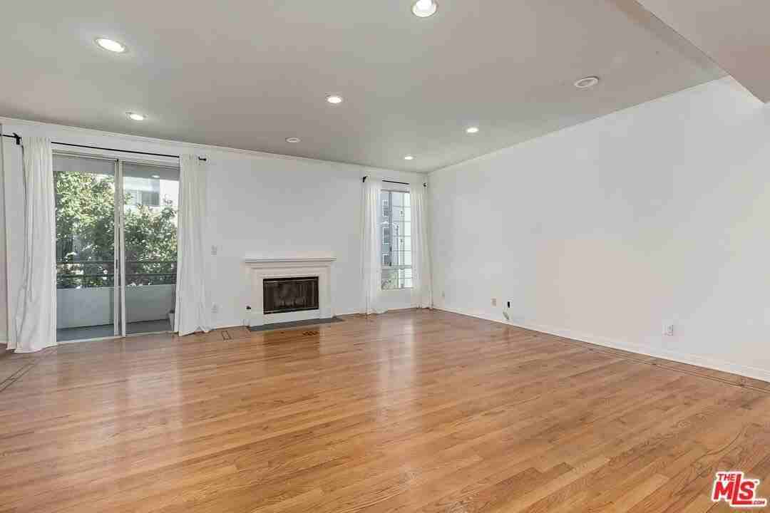 1169 Wellesley Ave Apt 101 #101 - Photo 6 of 26
