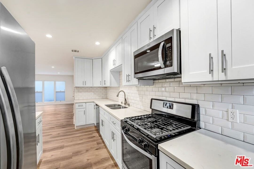 337 North Oakhurst Drive #1 - Photo 5 of 11