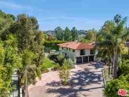 featured image of 7651 Willow Glen Road