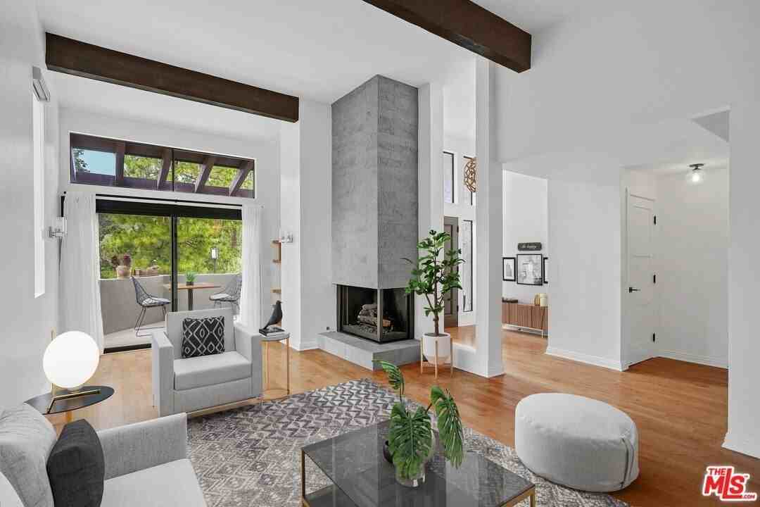 1569 Michael Lane - Photo 2 of 31