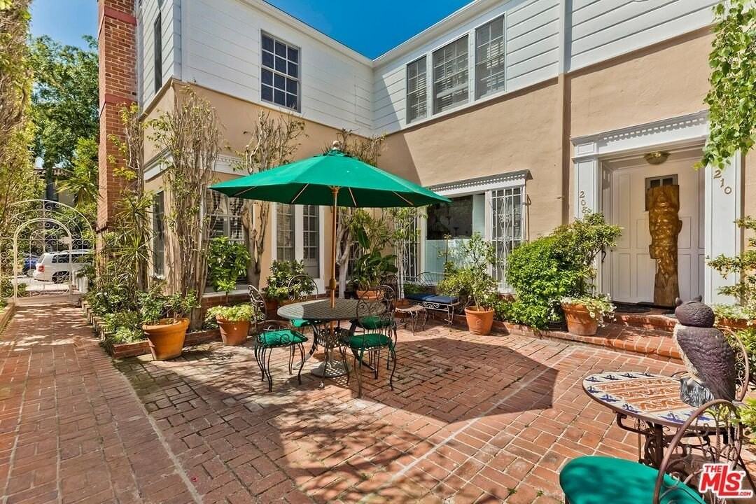 208 El Camino Drive - Photo 2 of 15