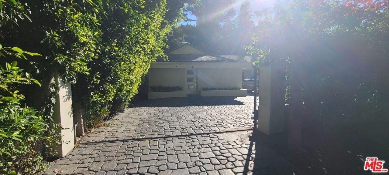 1258A Coldwater Canyon Dr - Photo 3 of 20