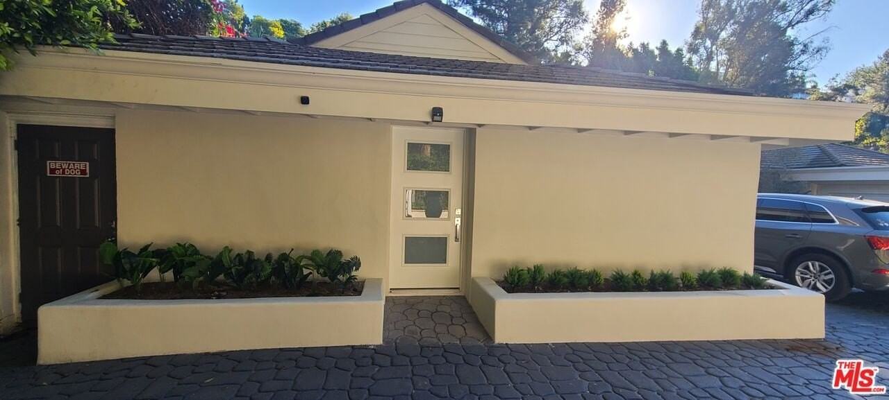 1258A Coldwater Canyon Dr - Photo 4 of 20