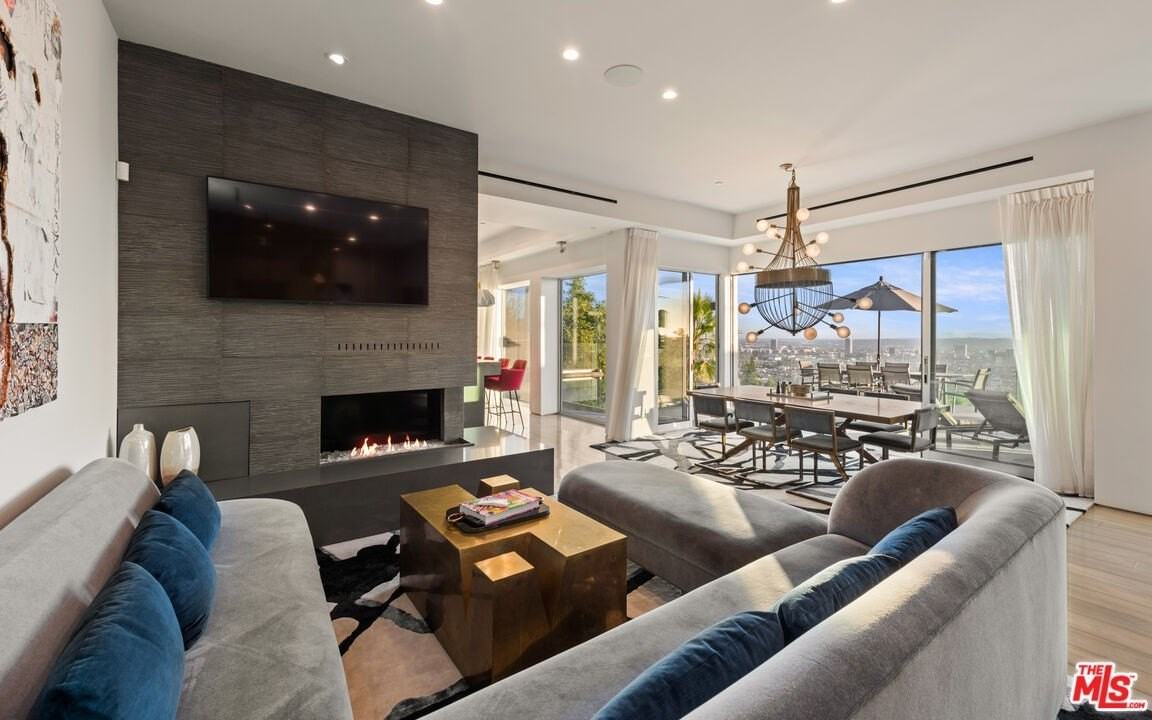 1533 Marlay Drive - Photo 5 of 31