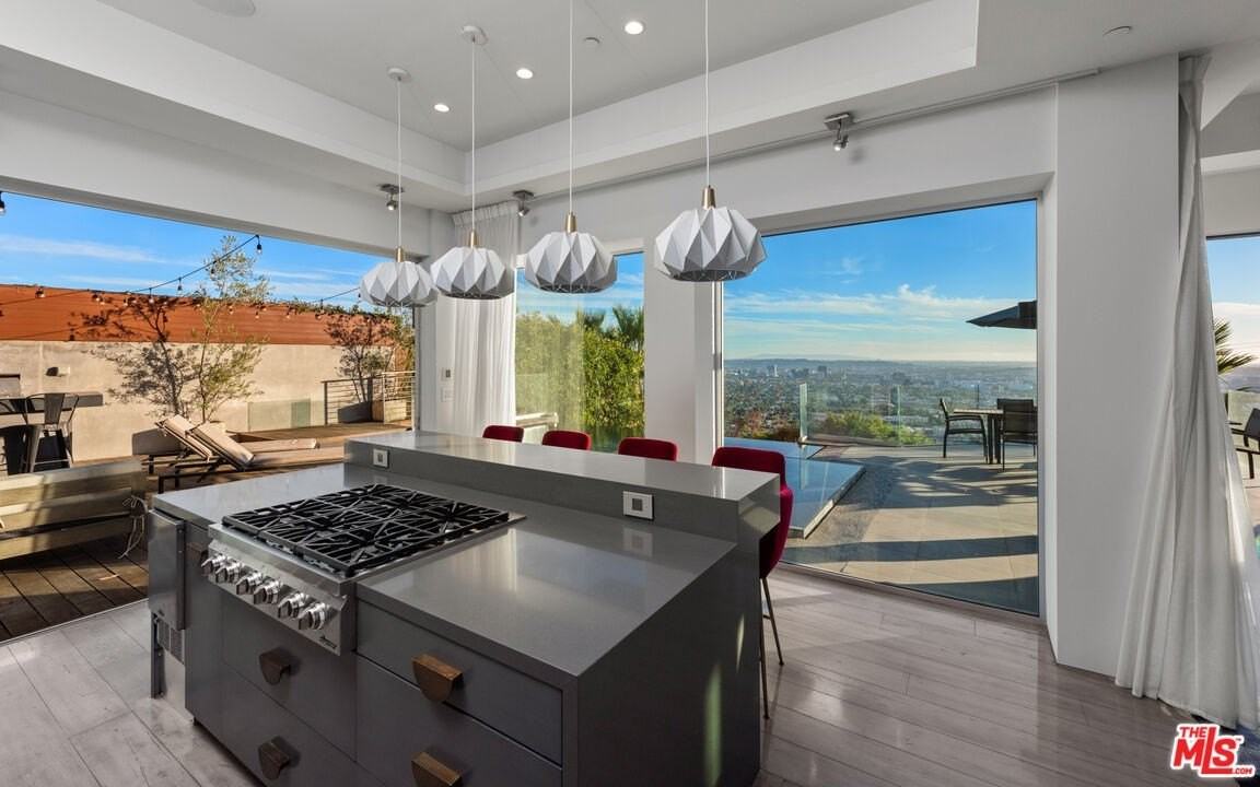 1533 Marlay Drive - Photo 6 of 31