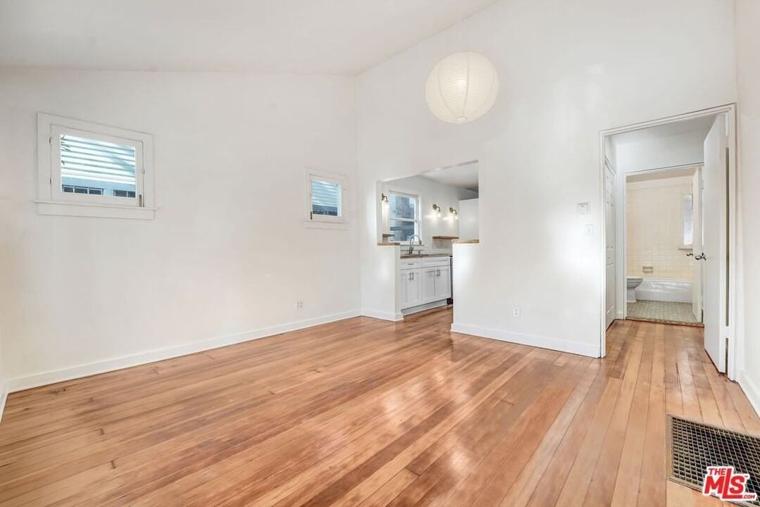 219 Market Street - Photo 4 of 24