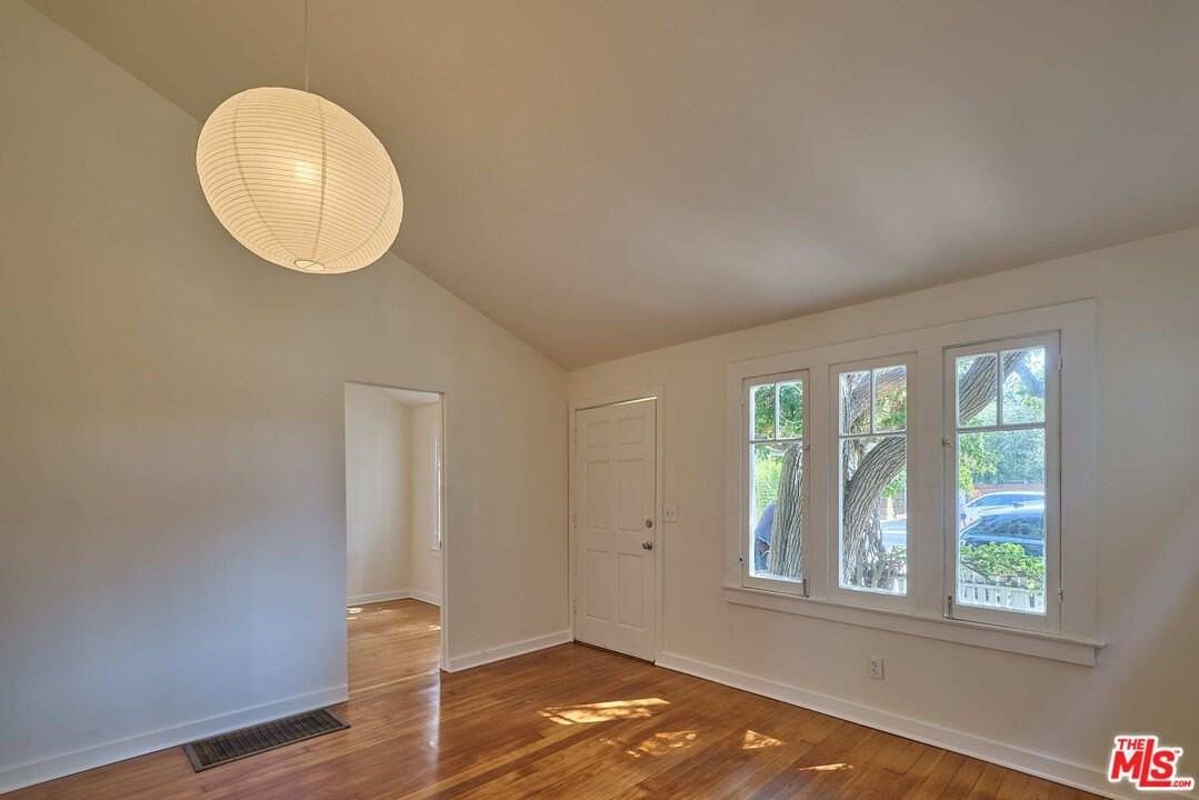 219 Market Street - Photo 6 of 24