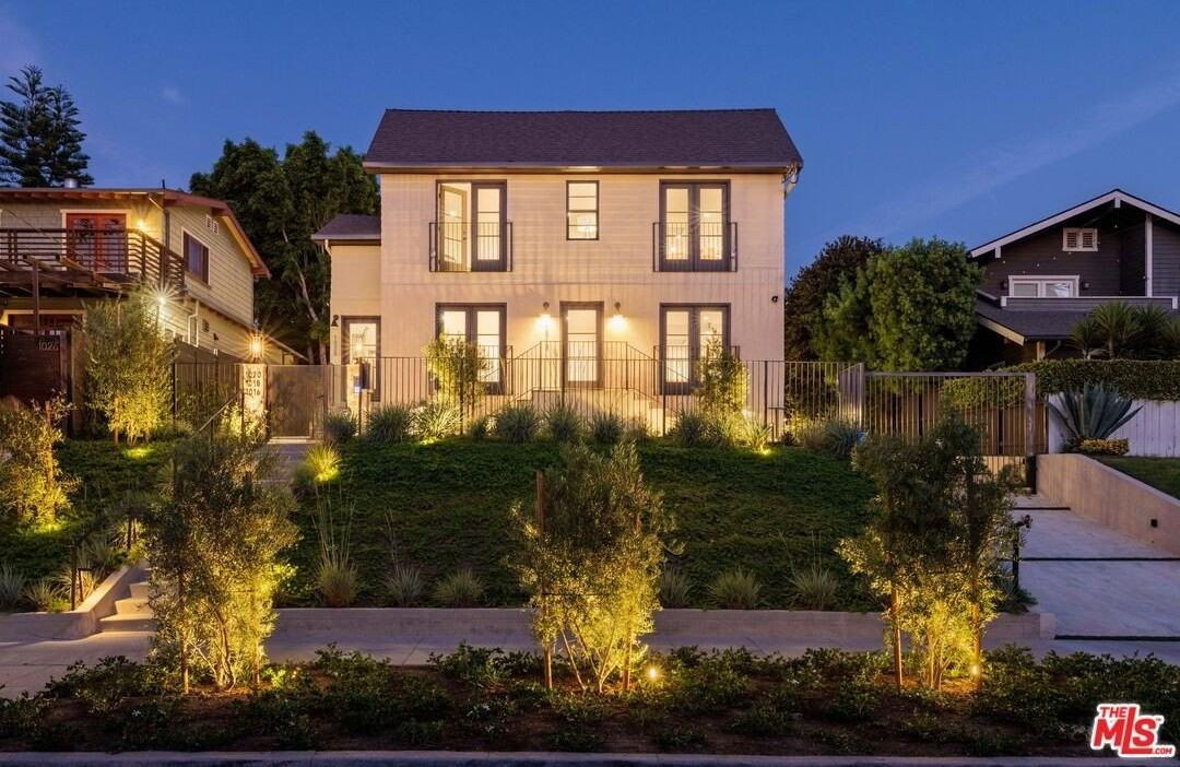 1018 Manzanita Street - Photo 3 of 33