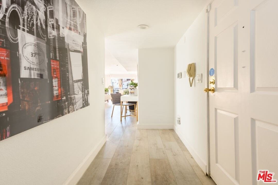 116 South Croft Avenue #101 - Photo 4 of 19