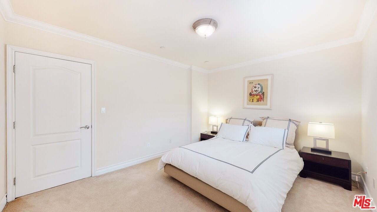 118 South Clark Drive #105 - Photo 7 of 9