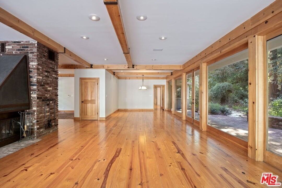 7972 Mulholland Drive - Photo 6 of 50