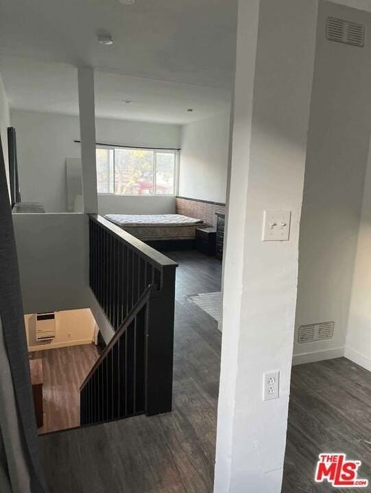 4534 Kingswell Avenue - Photo 4 of 7