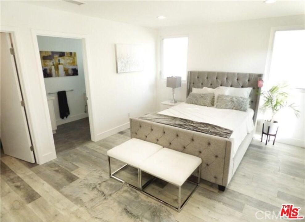 1113 Carmona Avenue - Photo 3 of 12