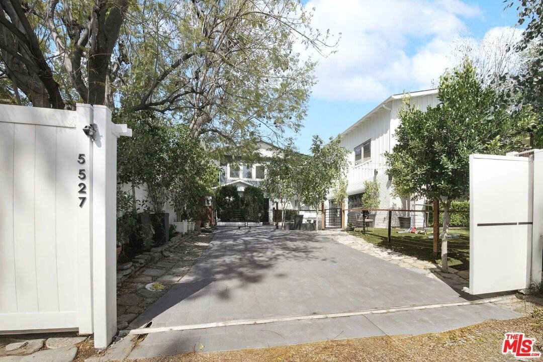 5527 Columbus Avenue - Photo 2 of 29