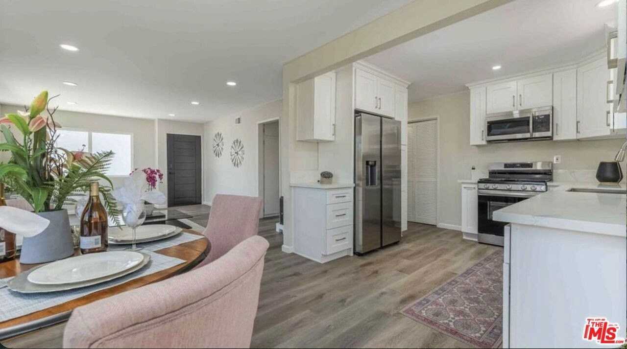 817 North Kingsley Drive #1